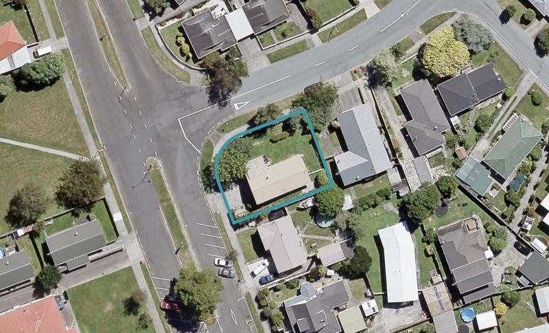 10 Turon Crescent, Totara Park, Upper Hutt - Carousel 1