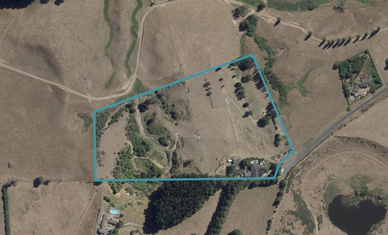 210 Wallace Road, Temple View, Hamilton - Carousel 1