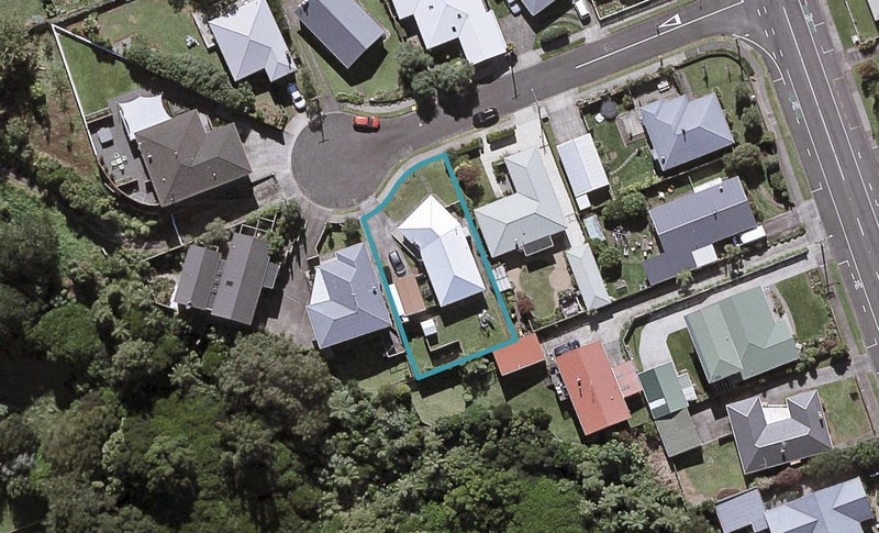 7 Margaret Place, Merrilands, New Plymouth - Carousel 1