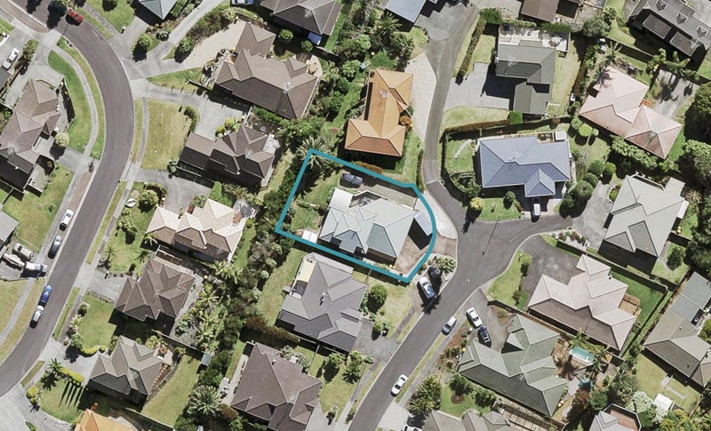 12 Mannikin Place, Unsworth Heights, Auckland - Carousel 1