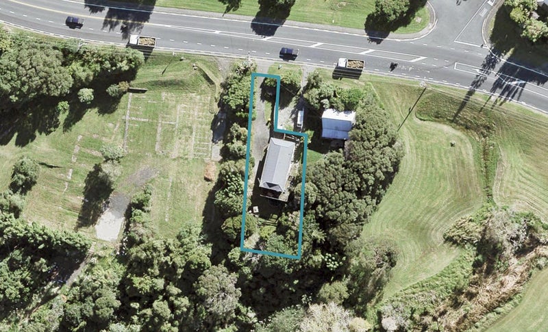 563 Whangaparaoa Road, Stanmore Bay, Whangaparaoa - Carousel 1