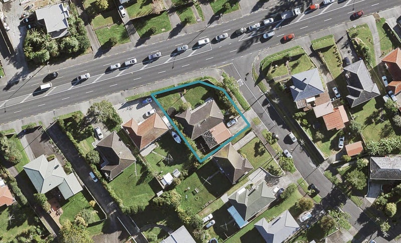 1 Rosamund Avenue, New Windsor, Auckland - Carousel 1
