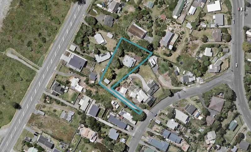 11 Babbacombe Avenue, Otaki Beach, Otaki - Carousel 1