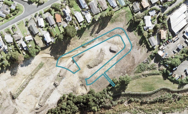 2 Whenuateitei Crescent, Stanmore Bay, Whangaparāoa - Carousel 1