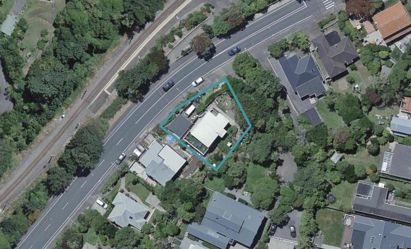 19 Cockayne Road, Khandallah, Wellington - Carousel 1
