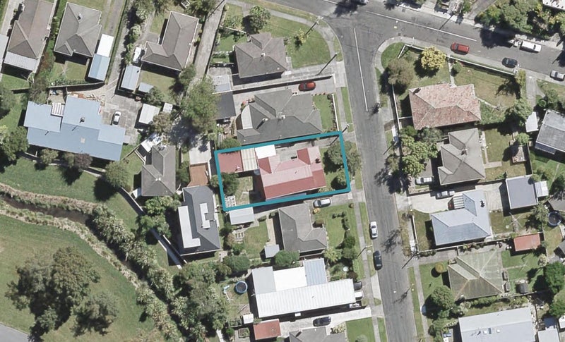 6 Parnell Street, Fairfield, Lower Hutt - Carousel 1