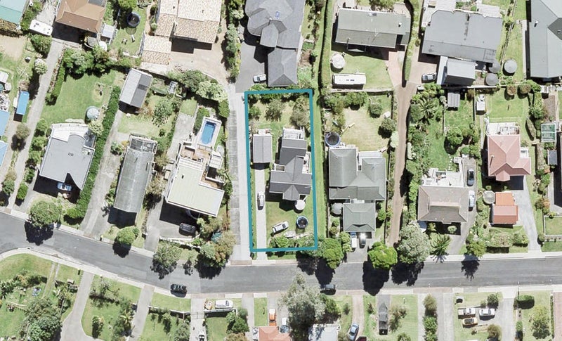 132 Pacific Parade, Army Bay, Whangaparaoa - Carousel 1