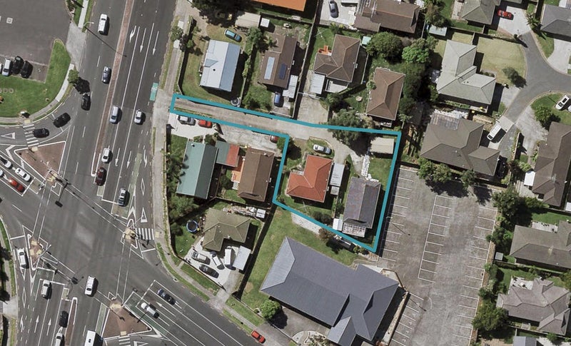 2/143 Te Irirangi Drive, Flat Bush, Auckland - Carousel 1