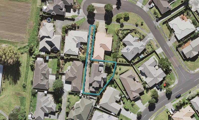 10 Rosebay Rise, Henderson, Auckland - Carousel 1