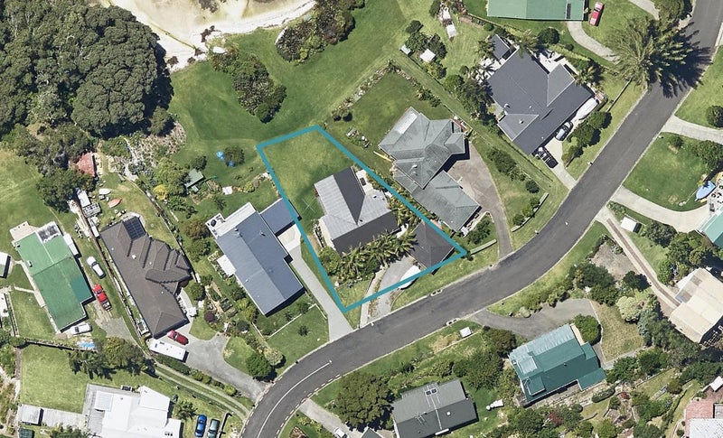21 Moana Drive, Tanners Point, Katikati - Carousel 1