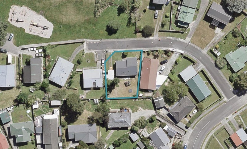 49 Blueberry Grove, Timberlea, Upper Hutt - Carousel 1