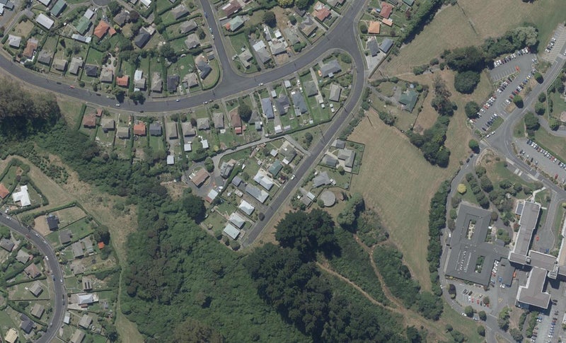 12 Tilburn Street, Halfway Bush, Dunedin - Carousel 1