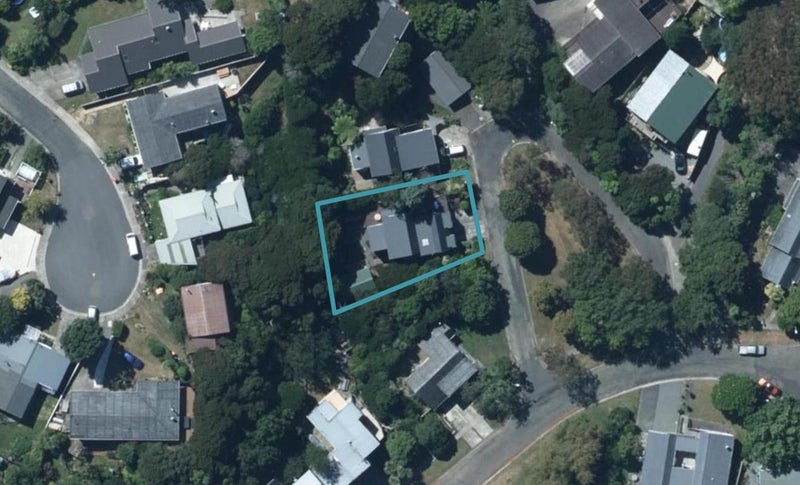 21 Solander Place, Whitby, Porirua - Carousel 1