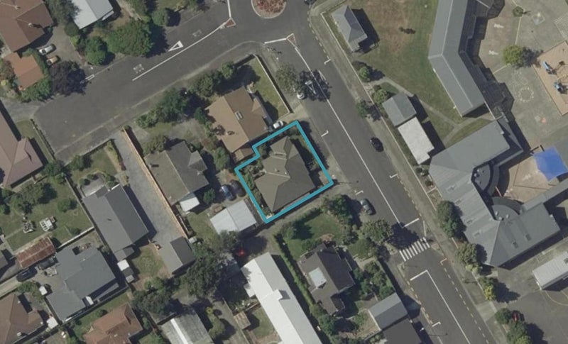 9 Aroha Street, Takaro, Palmerston North - Carousel 1