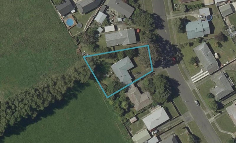 6 Egmont Place, Westbrook, Palmerston North - Carousel 1