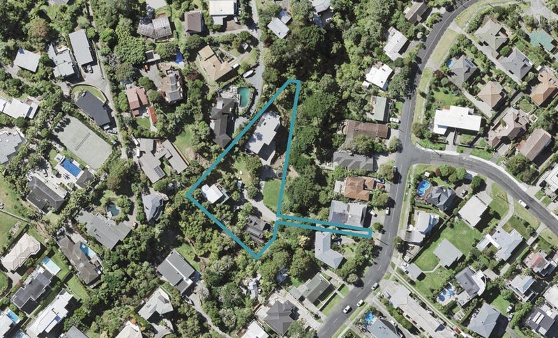 2/82 Castor Bay Road, Castor Bay, Auckland - Carousel 1