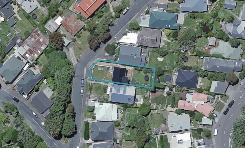 22 Woburn Road, Northland, Wellington - Carousel 1