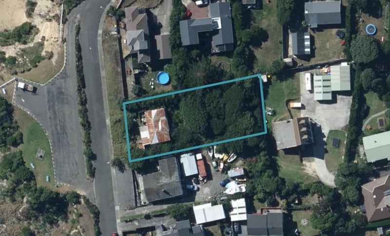 21 Terrace Road, Titahi Bay, Porirua - Carousel 1