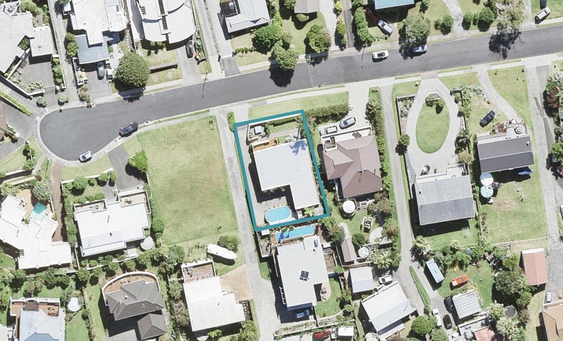 11 Pacific Parade, Army Bay, Whangaparaoa - Carousel 1