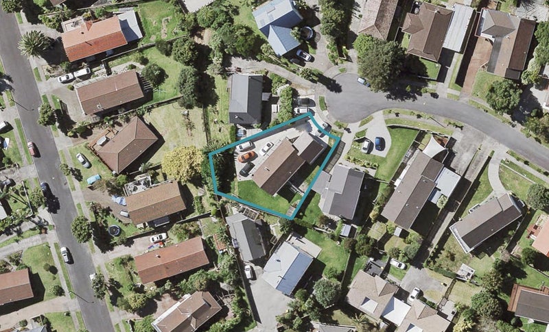 12 Acland Place, Botany Downs, Auckland - Carousel 1