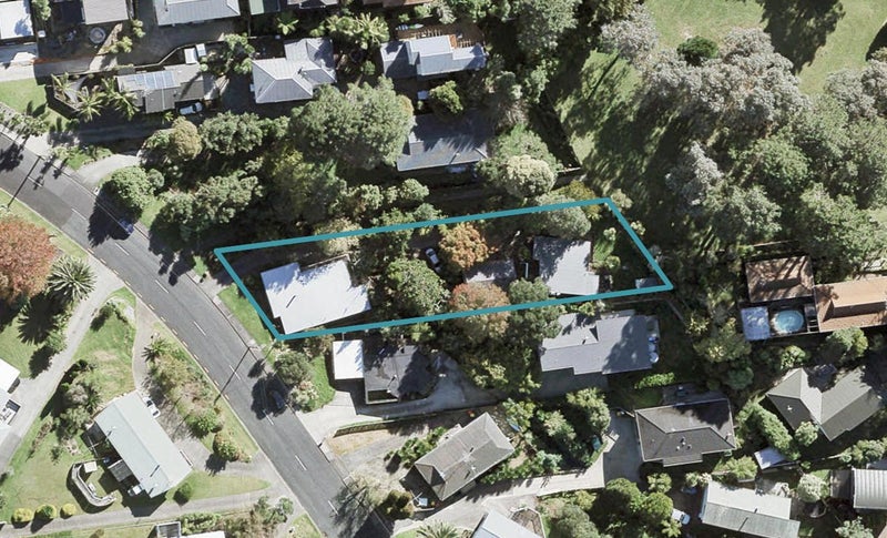 1/16 Marina Road, Torbay, Auckland - Carousel 1