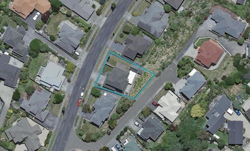 11 Furlong Crescent, Churton Park, Wellington - Carousel 1