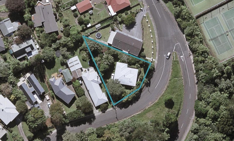2 Doralto Road, Frankleigh Park, New Plymouth - Carousel 1