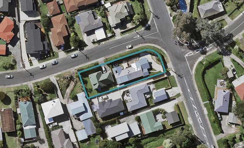 2/2 Lyttelton Avenue, Forrest Hill, Auckland - Carousel 1