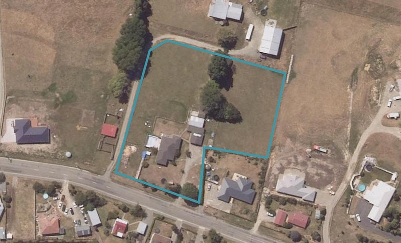 41 Charles Street, Weston, Oamaru - Carousel 1