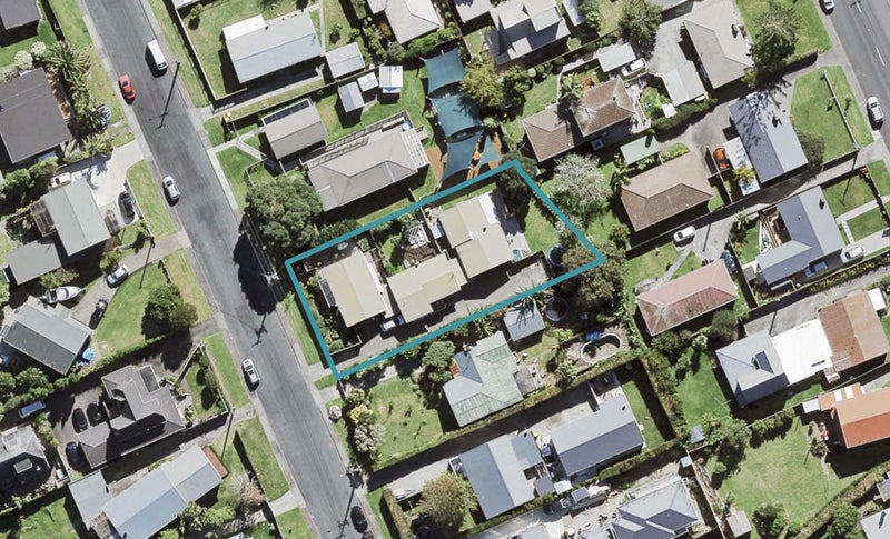 1/8 Drome View Place, Beach Haven, Auckland - Carousel 1