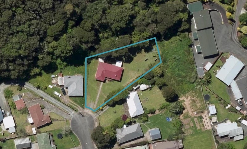 8 Woodhill Close, Avenues, Whangarei - Carousel 1