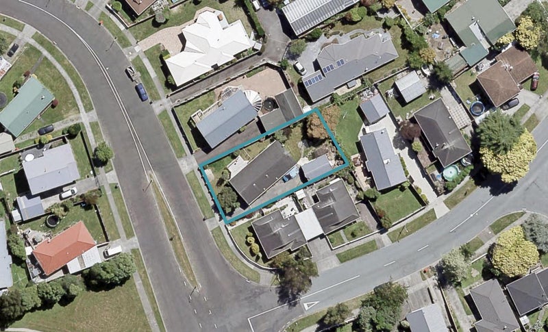 14 Turon Crescent, Totara Park, Upper Hutt - Carousel 1