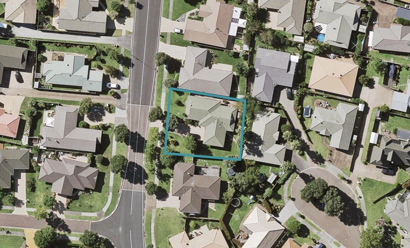 33 Huntington Drive, Huntington Park, Auckland - Carousel 1
