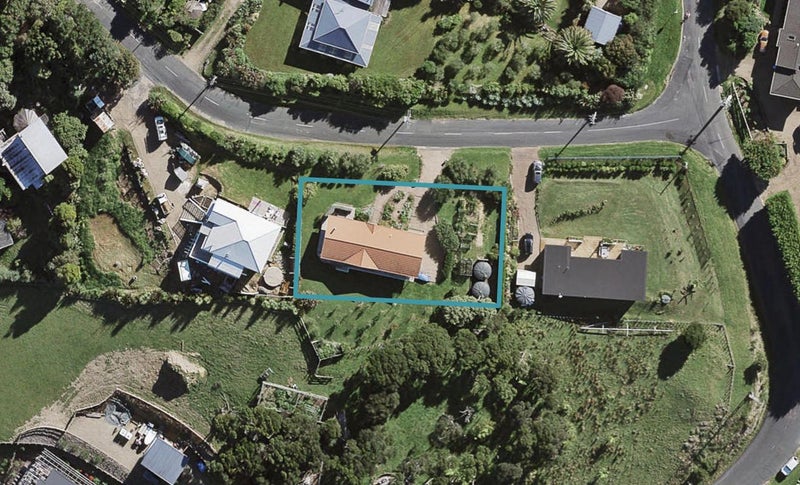 69 View Road, Ostend, Waiheke Island - Carousel 1