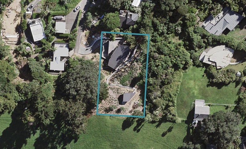 21 First Avenue, Onetangi, Waiheke Island - Carousel 1