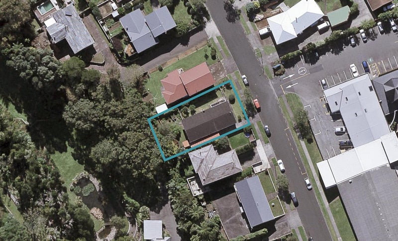 52 Nevada Drive, Merrilands, New Plymouth - Carousel 1