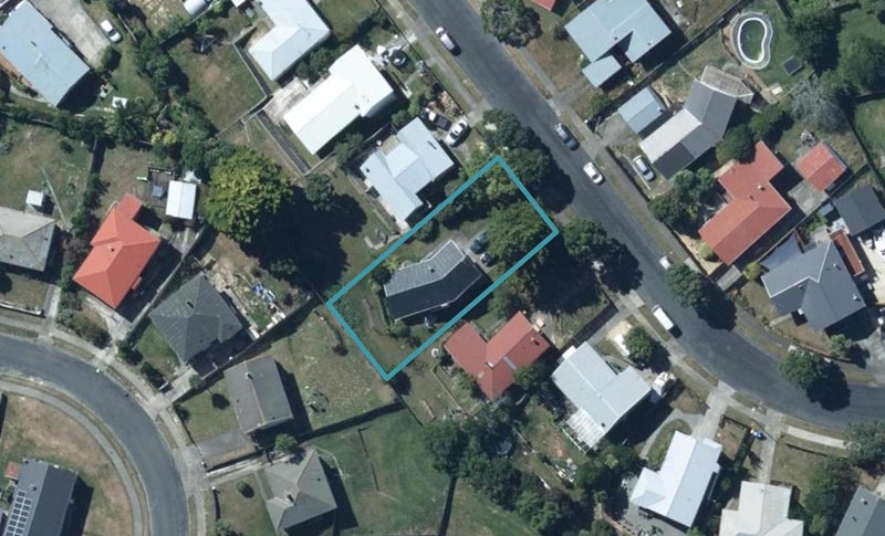 25 Beaumaris Crescent, Ascot Park, Porirua - Carousel 1