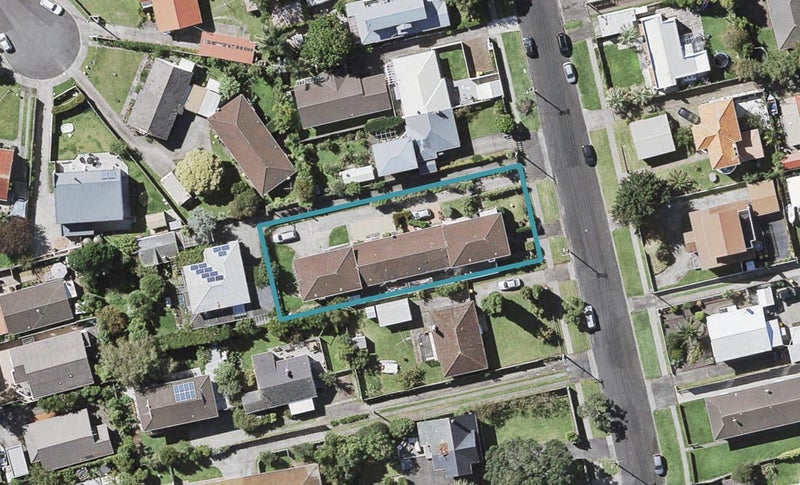 3/11 Wicklow Road, Narrow Neck, Auckland - Carousel 1