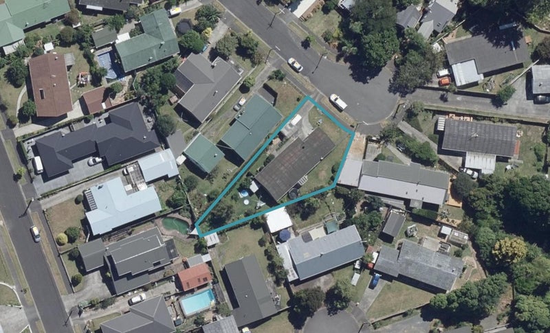 12 Carlson Crescent, Silverdale, Hamilton - Carousel 1