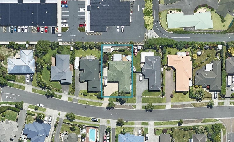 7 Manor Park Drive, Pyes Pa, Tauranga - Carousel 1