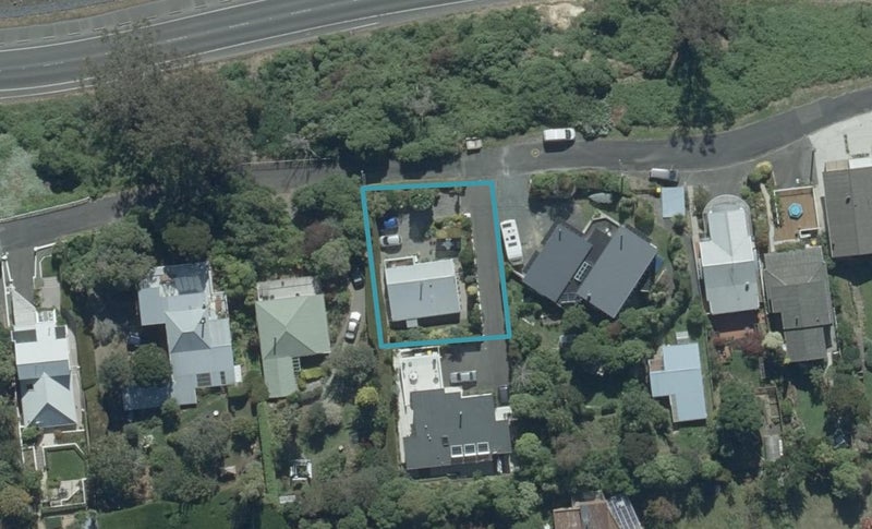 37 Marine Parade, Macandrew Bay, Dunedin - Carousel 1