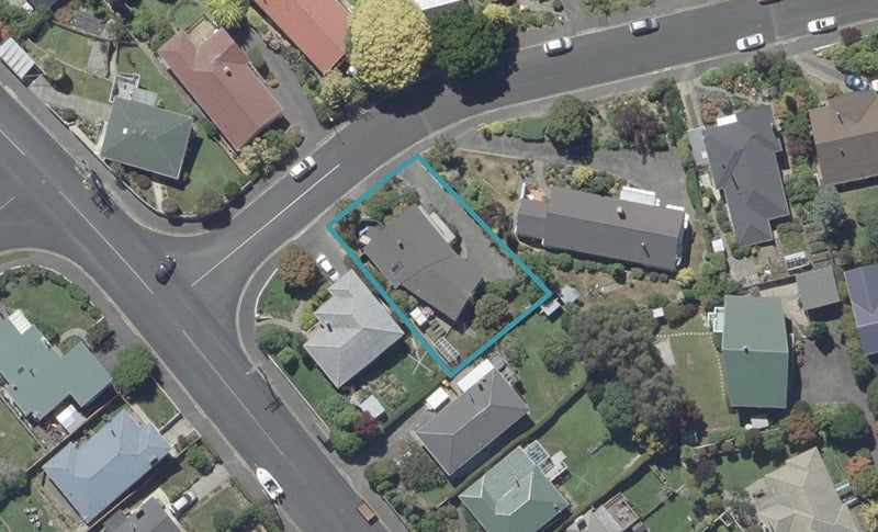 49 Pioneer Crescent, Helensburgh, Dunedin - Carousel 1