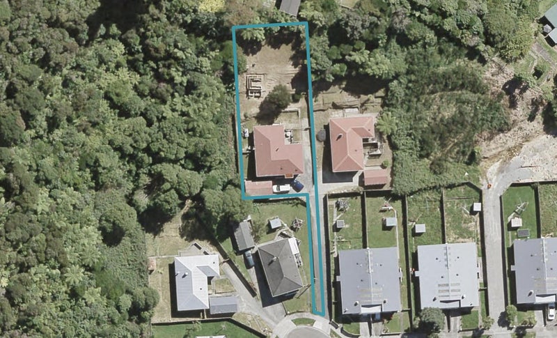 44 Hanson Grove, Stokes Valley, Lower Hutt - Carousel 1