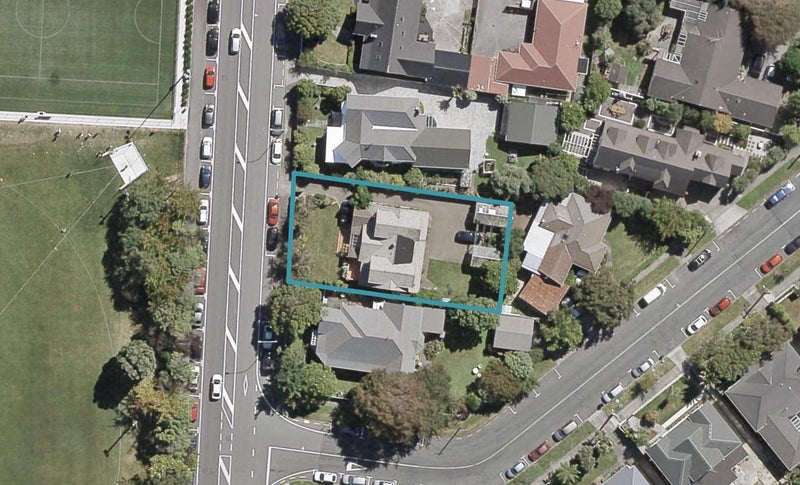 4 Bellevue Road, Woburn, Lower Hutt - Carousel 1