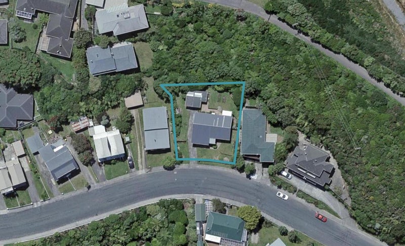17 Ladbrooke Drive, Newlands, Wellington - Carousel 1