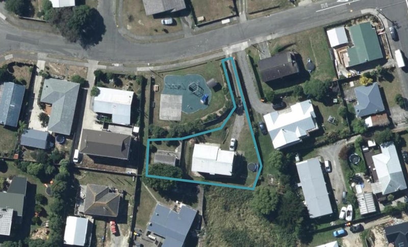 9 Chapel Street, Takapuwahia, Porirua - Carousel 1