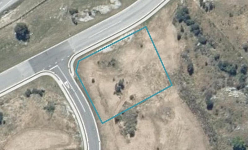 10 Spring Hill Road, KELVIN HEIGHTS, QUEENSTOWN - Carousel 1