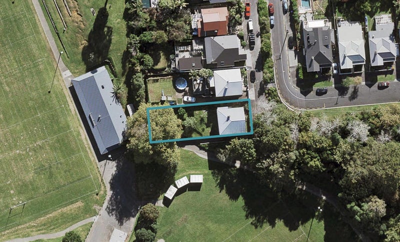 2 Wallingford Street, Grey Lynn, Auckland - Carousel 1