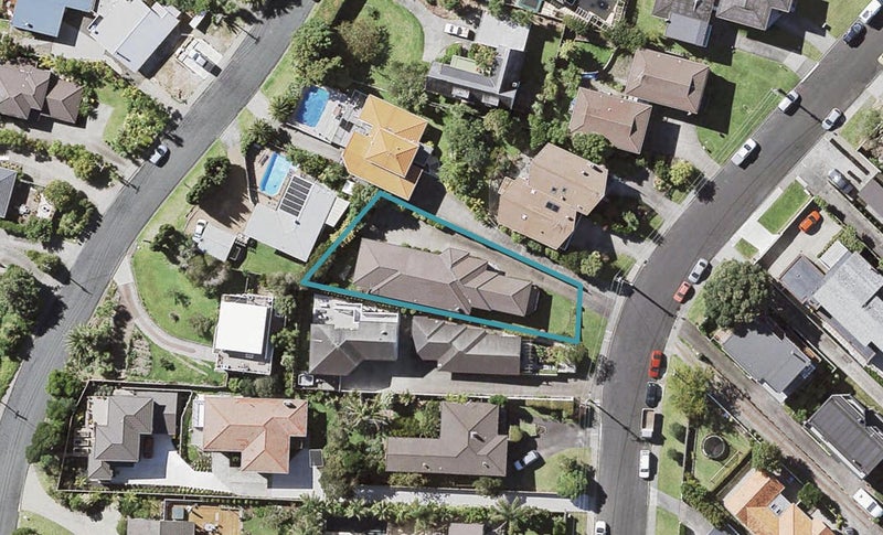 46 Seaview Road, Castor Bay, Auckland - Carousel 1