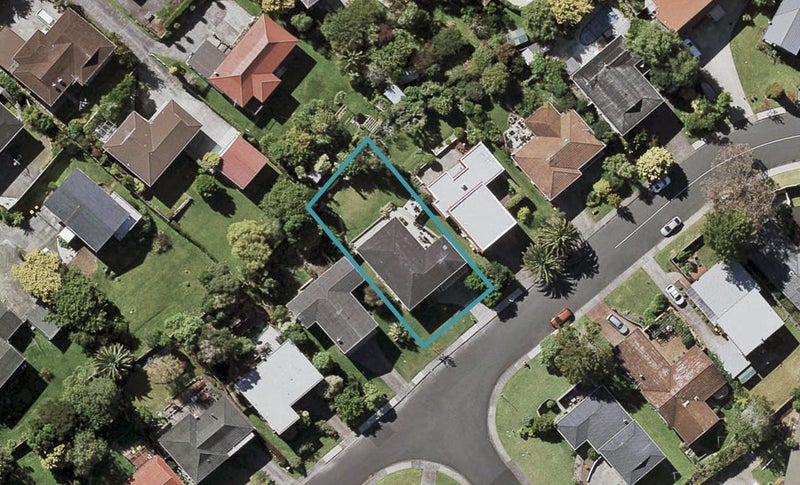 64 Meadowvale Avenue, Forrest Hill, Auckland - Carousel 1